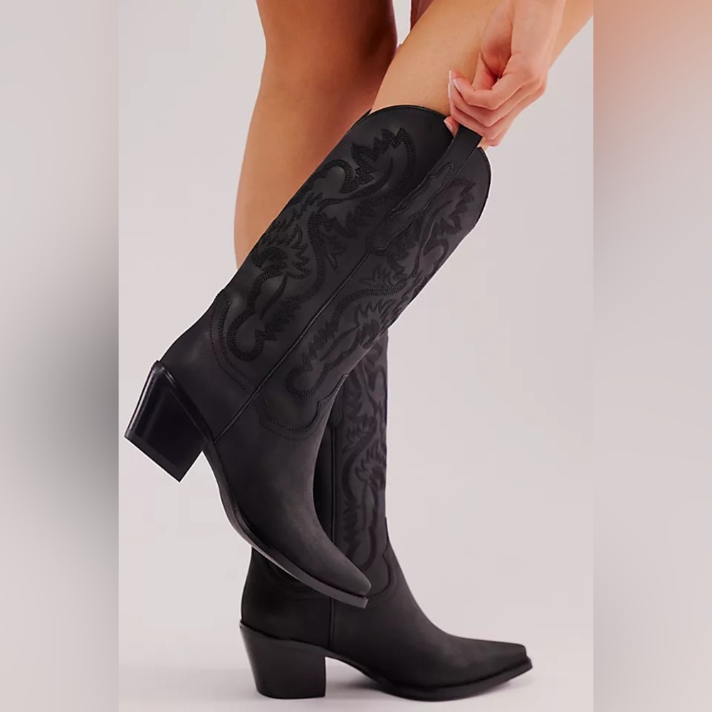 Jeffrey Campbell Women's Black Western Dagget Boots Size 9.5